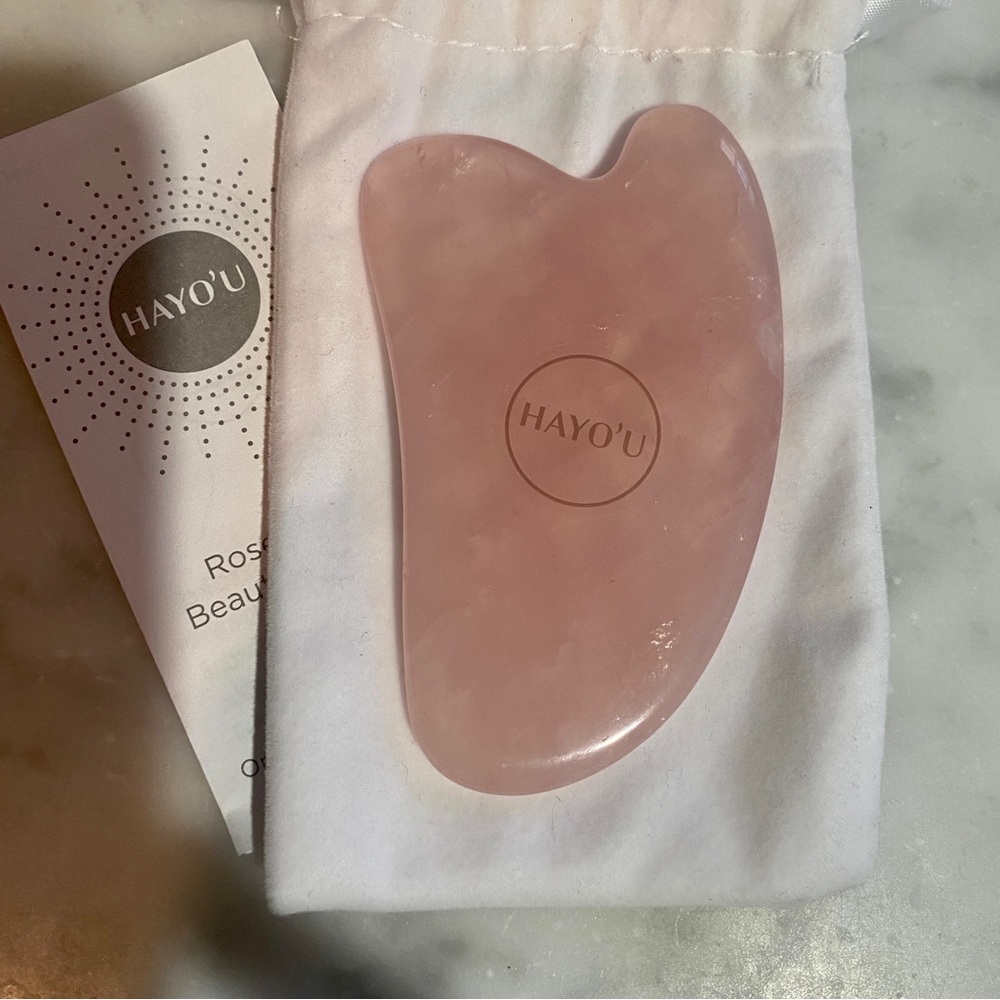 Hayo'u Rose Quartz Beauty Restorer Gua Sha Stone Contouring Tool - NIB
